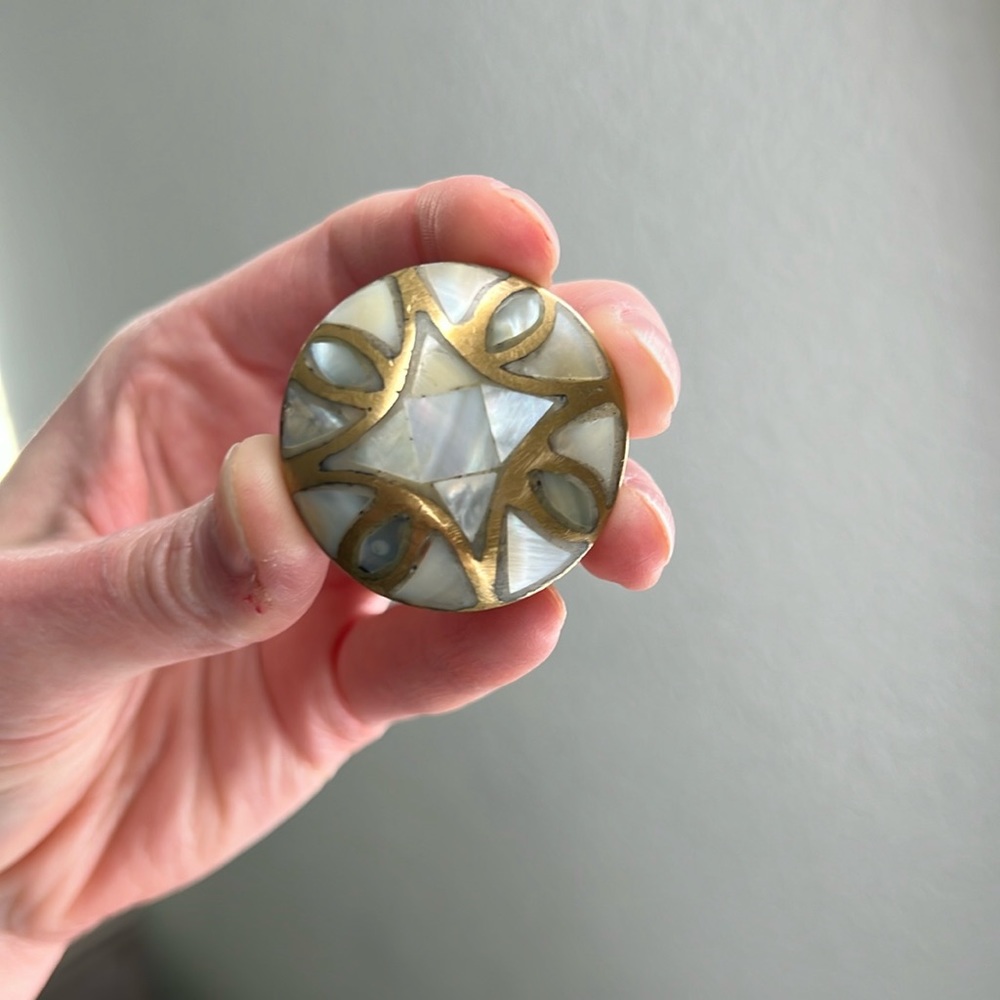 Knobs (Hardware)